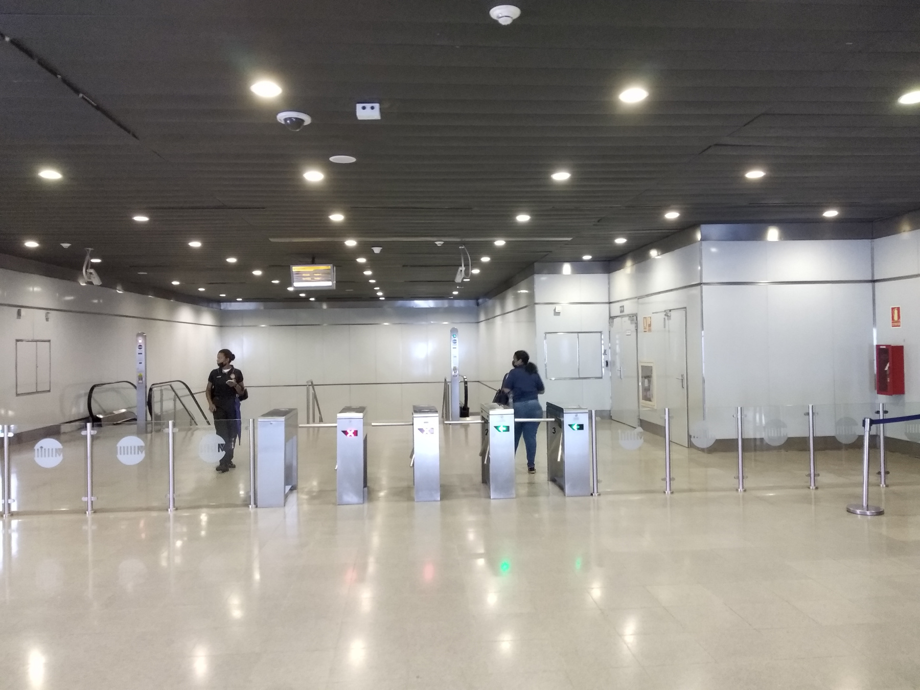 Вход в метро Панама метро