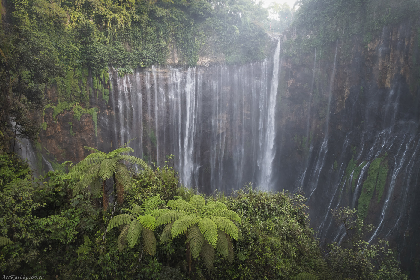 "Тропический водопад" Водопад Тумпак Севу Ява Индонезия Семеру джунгли тропический лес