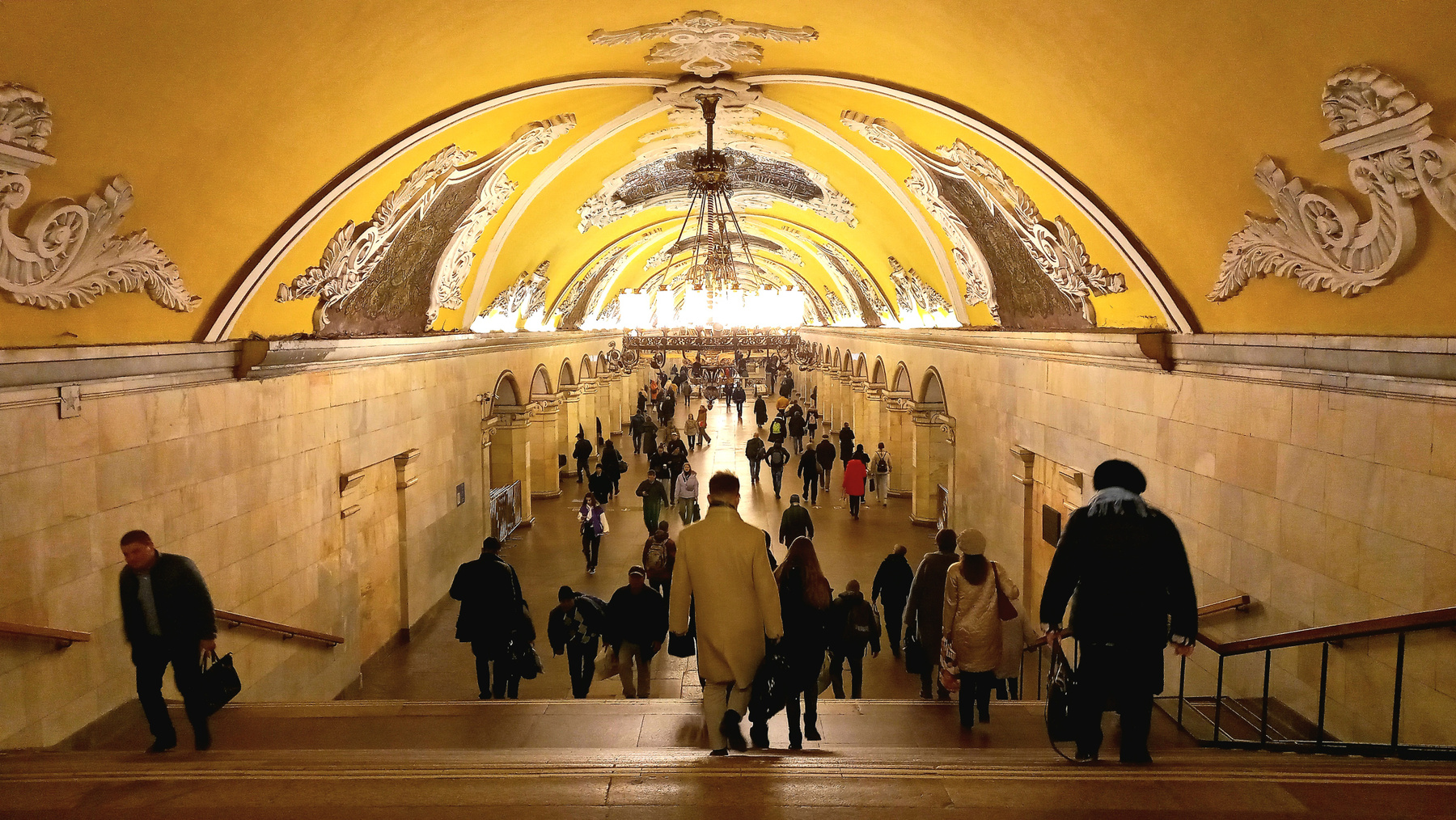 станция метро "Комсомольская"(Кольцевая линия) Москва Метро