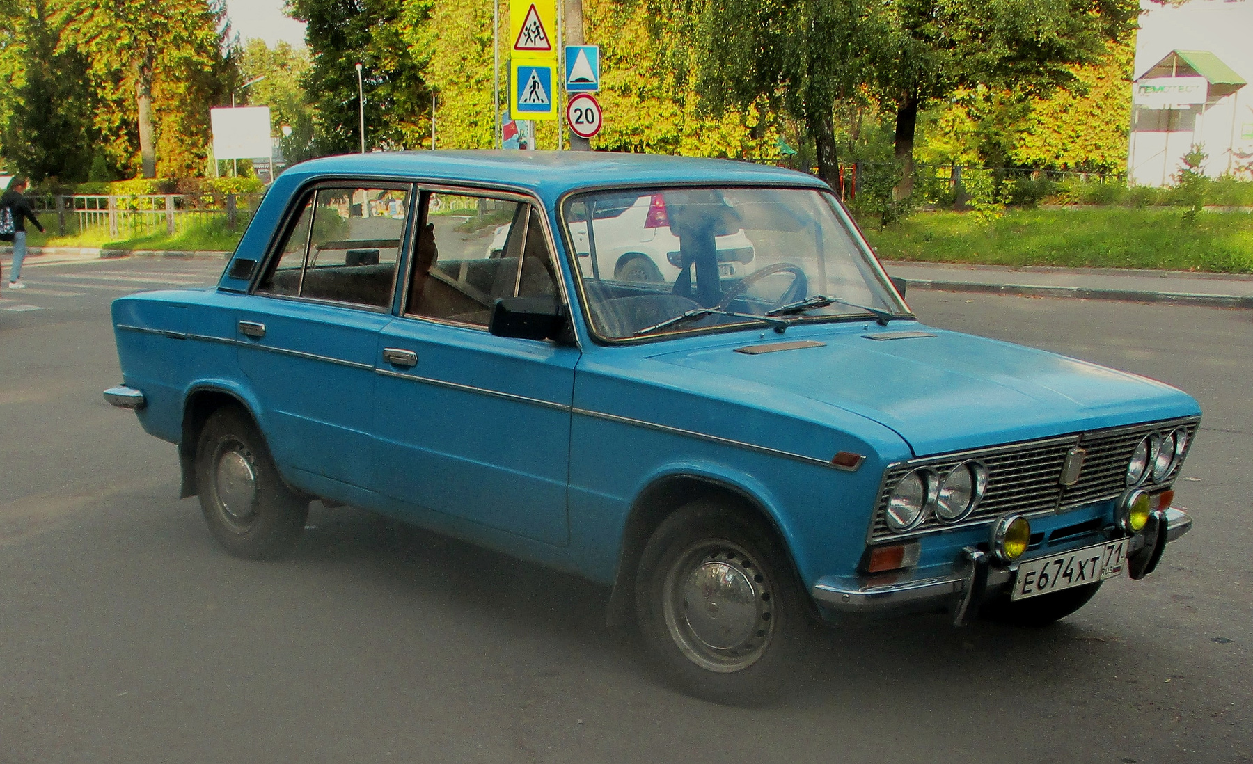 Трёшка ВАЗ авто трёшка улица город осень