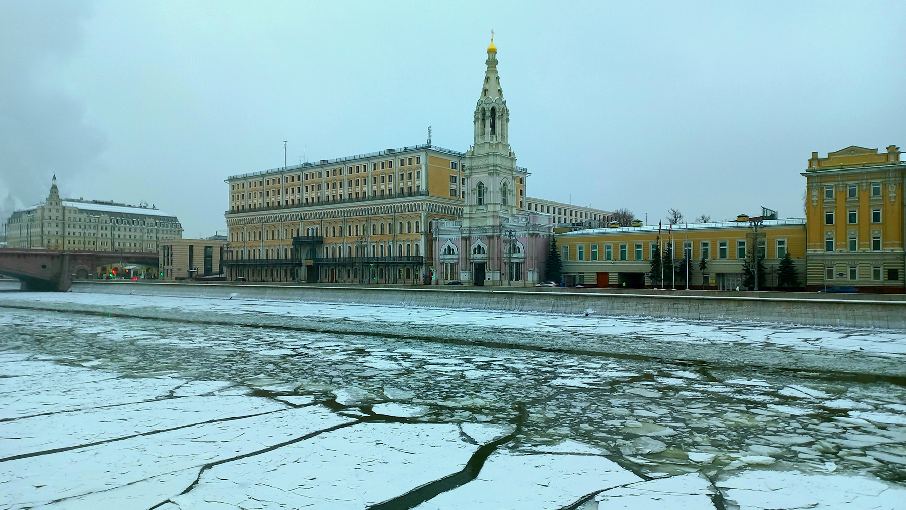 Вид на Софийскую набережную Москва