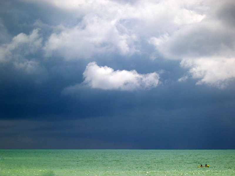 А на небе и разговоров... море