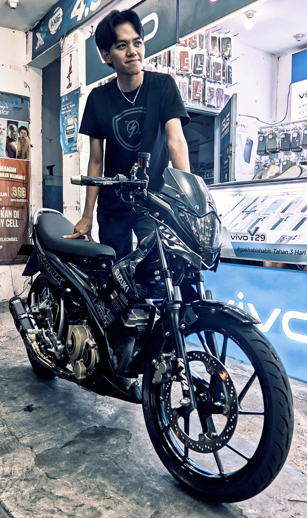 Satria Boy Suzuki Satria Boy Indonesia moto Bali Сузуки мото Бали Индонезия парень