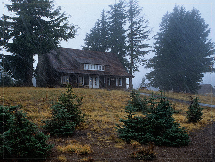 Oregon. Cascades. Первый снег Дом в горах