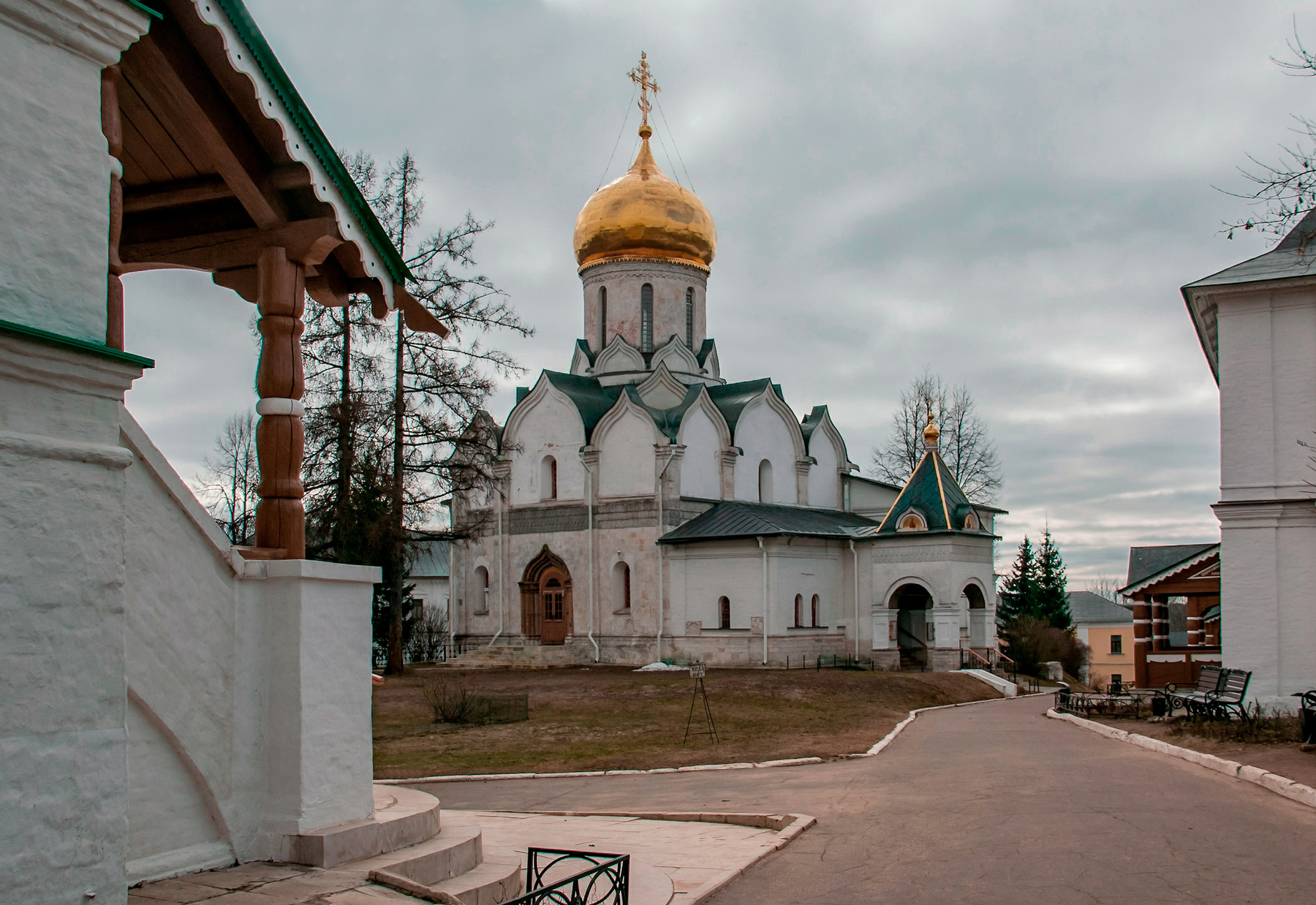 Собор Рождества Богородицы в Саввино-Сторожевском монастыре. путешествия архитектура храмы церкви монастыри