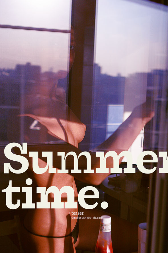 Summer Time девушка, окно, солнце, городб, ню
