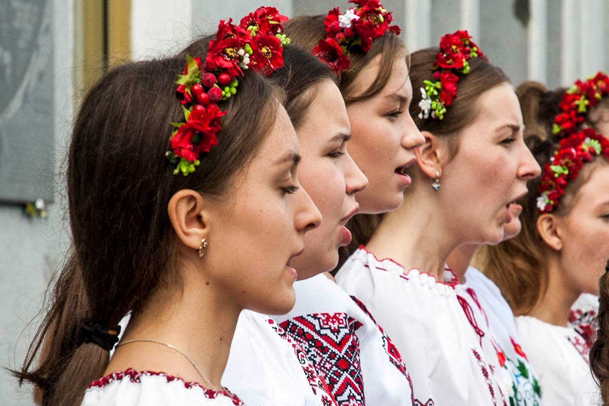 Песня. хористы пение