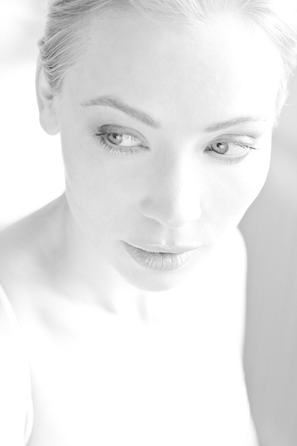 makeup-less Julia Zwetkova