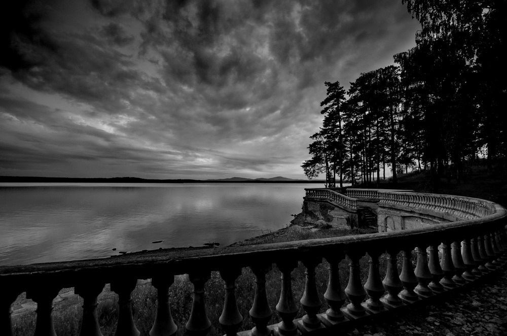 Evening at the lake 