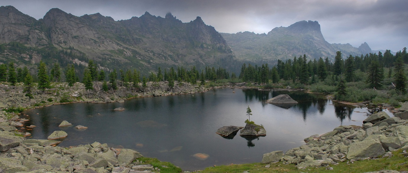 Утро на озере Художников Ергаки, Саяны