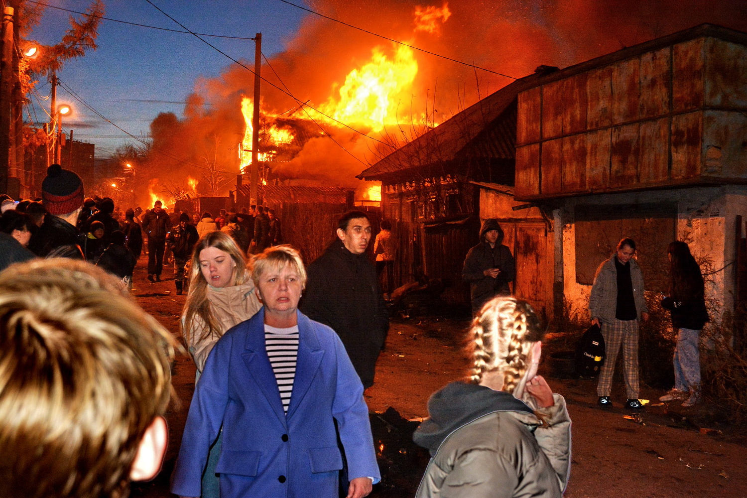 Вечерняя съемка Пожар дом вечер