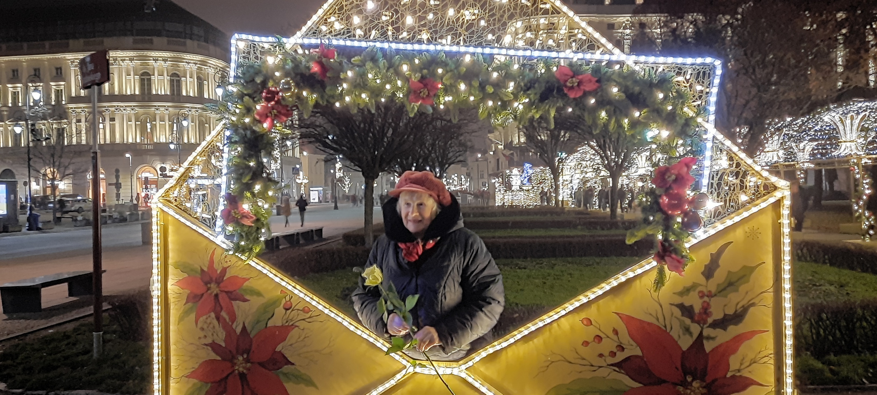 В Варшаве перед Рождеством Варшава Польша улица