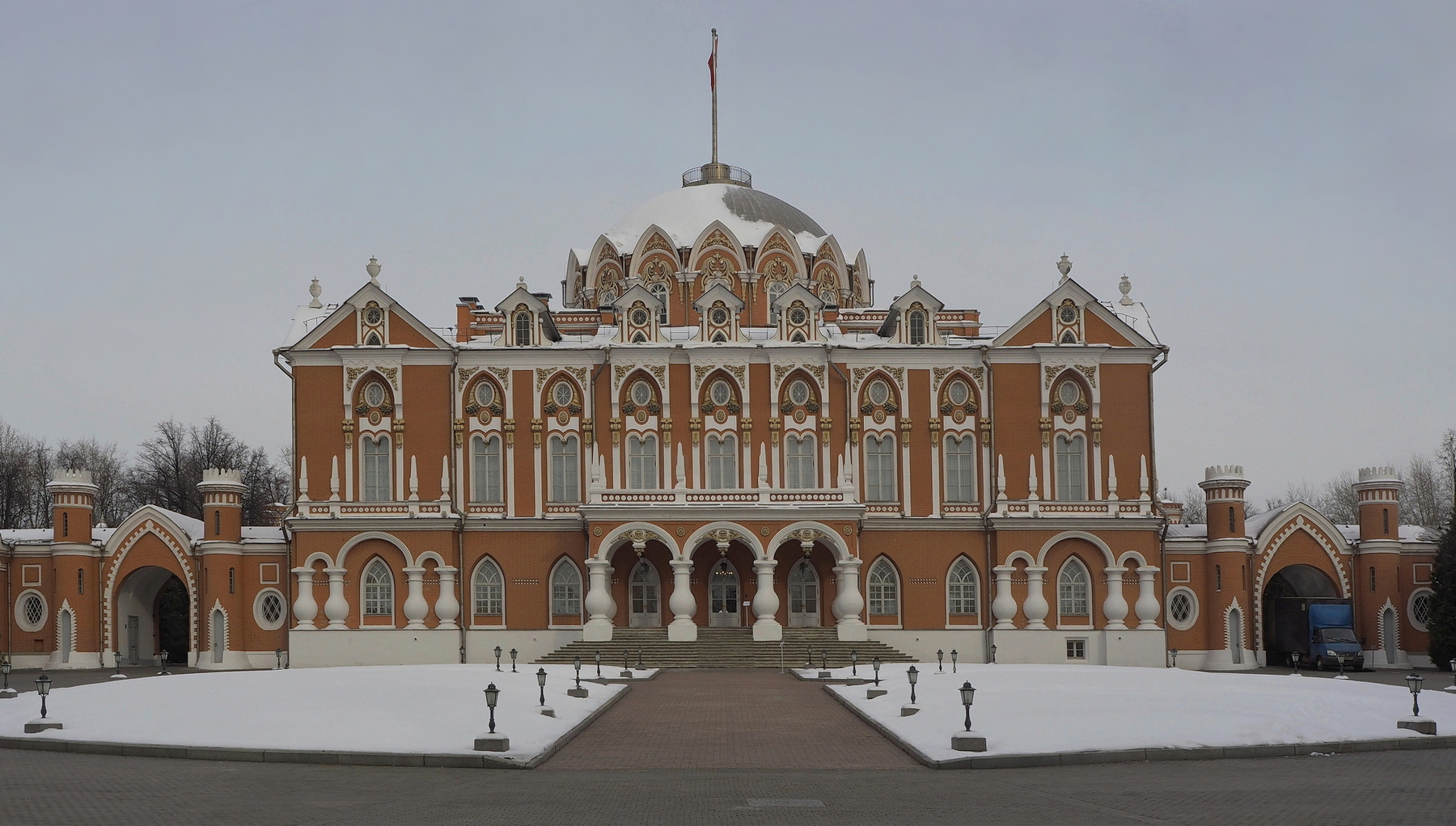 Петровский путевой дворец 