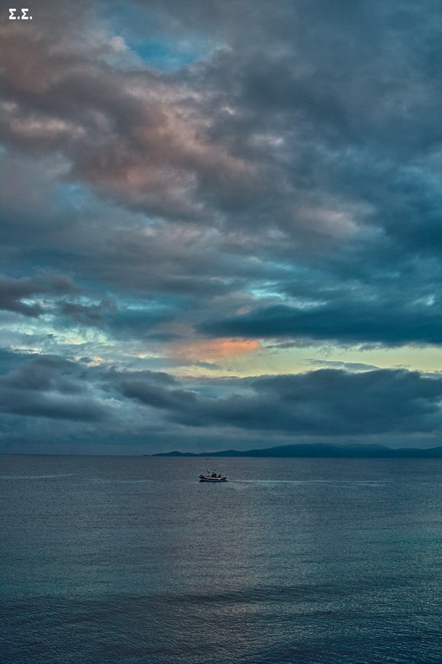 SAILING IN THE AEGEAN BLUE  