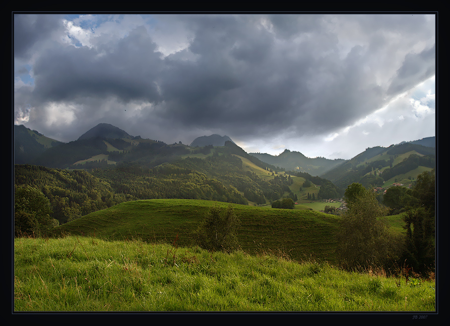 Дождь и свет Gruyere, Switzerland