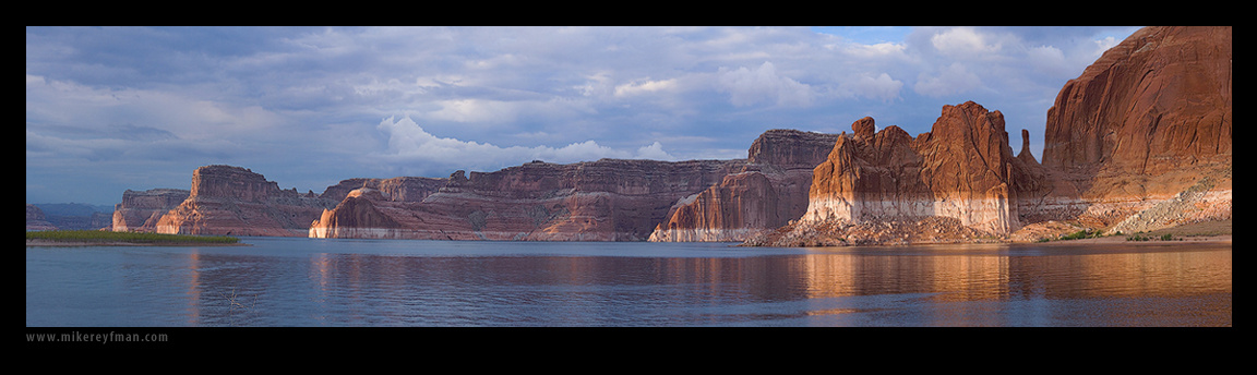 Вид на Озеро Пауэлл с необитаемого острова Lake Powell, Panoramic