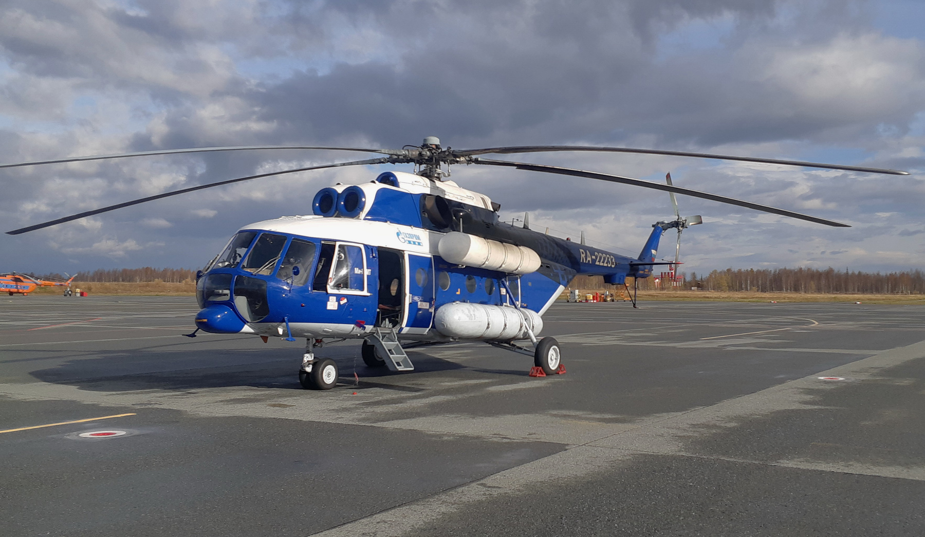Ми-8 АМТ, RA-22233, ГазпромАвиа 