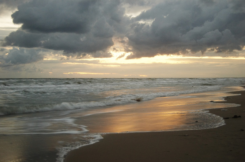 Закат во время шторма 
