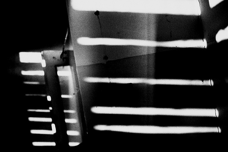002 002