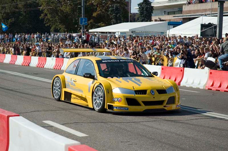 Формула-1 в Москве. Renault Megane Trophy Показательный заезд  Renault Megane Trophy