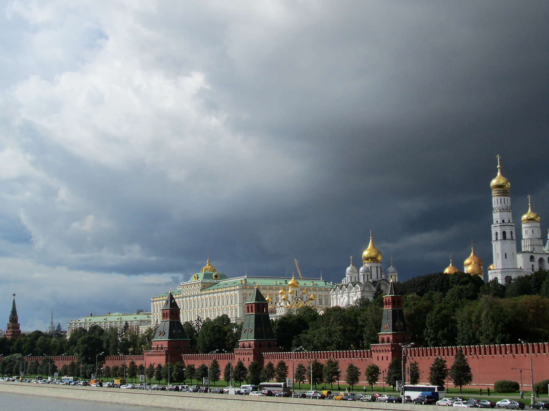 Туча над Кремлём москва кремль