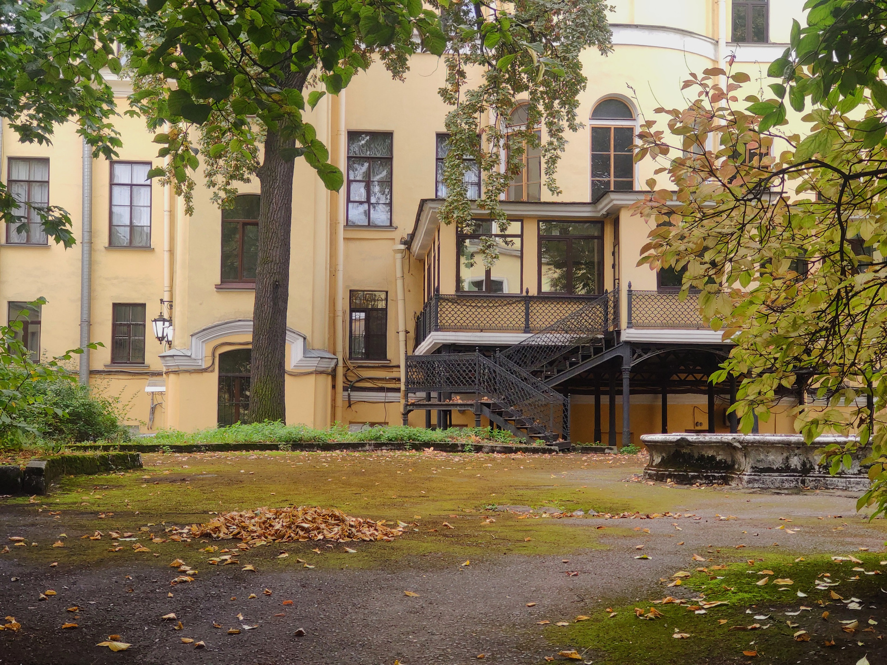 дворик Петербург