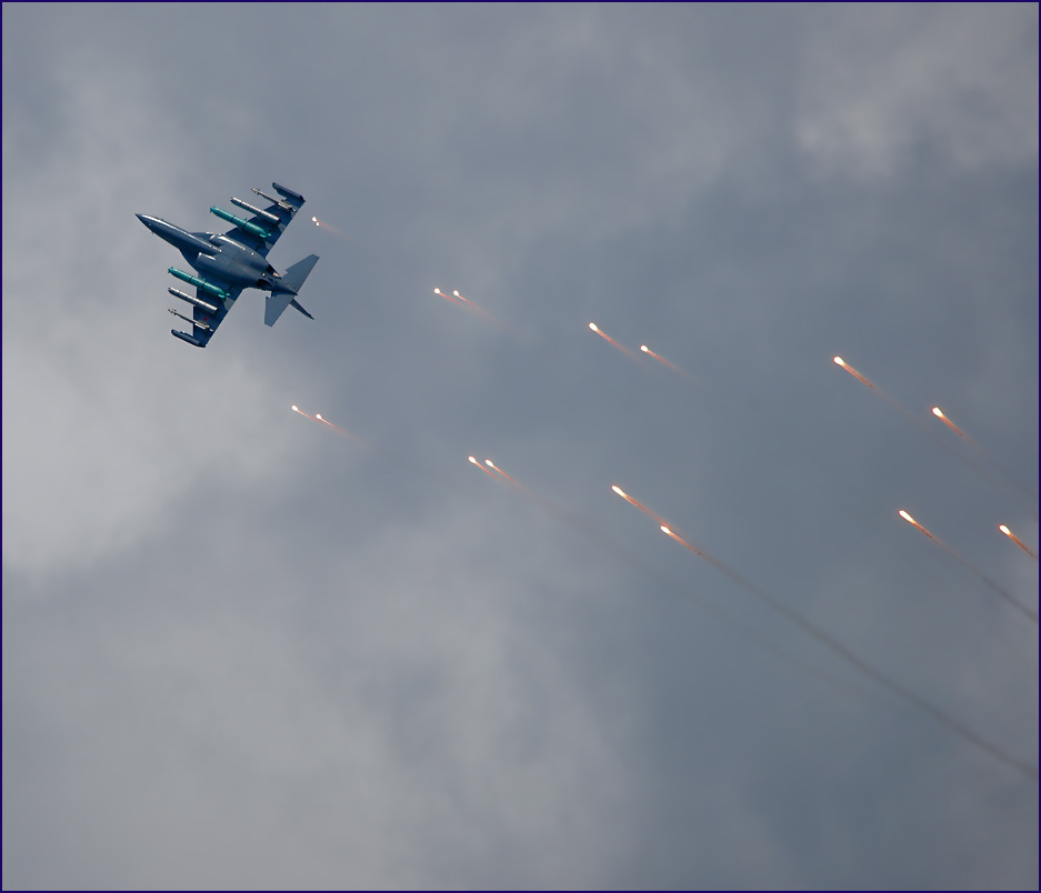 Приветствие Як-130 авиация самолет полет МАКС-2017
