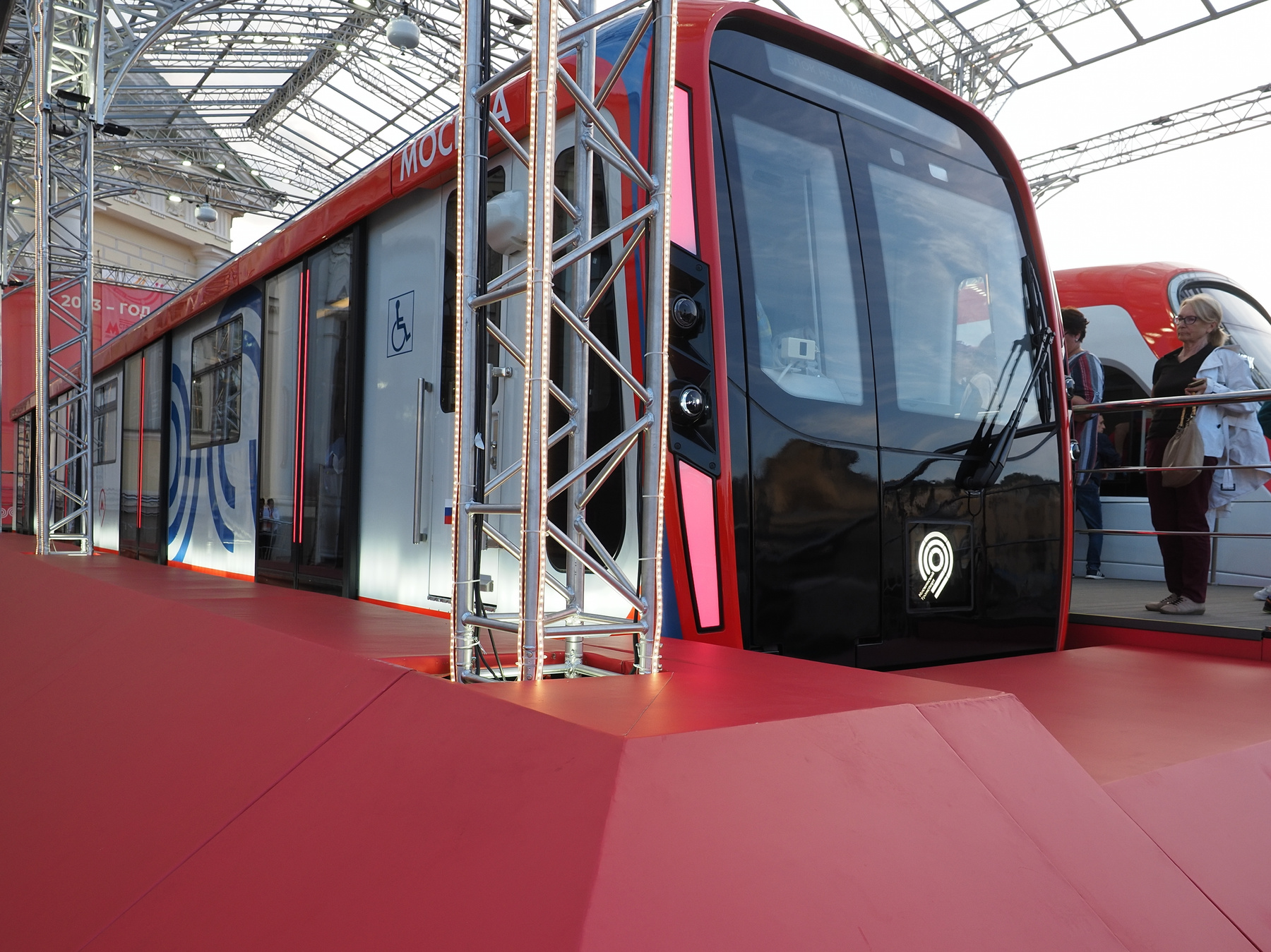 Новый вагон метро "Москва 2024" 