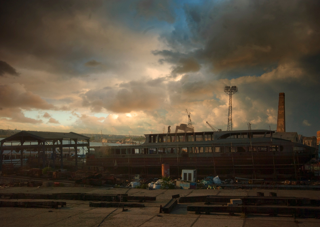 shipyard workers 