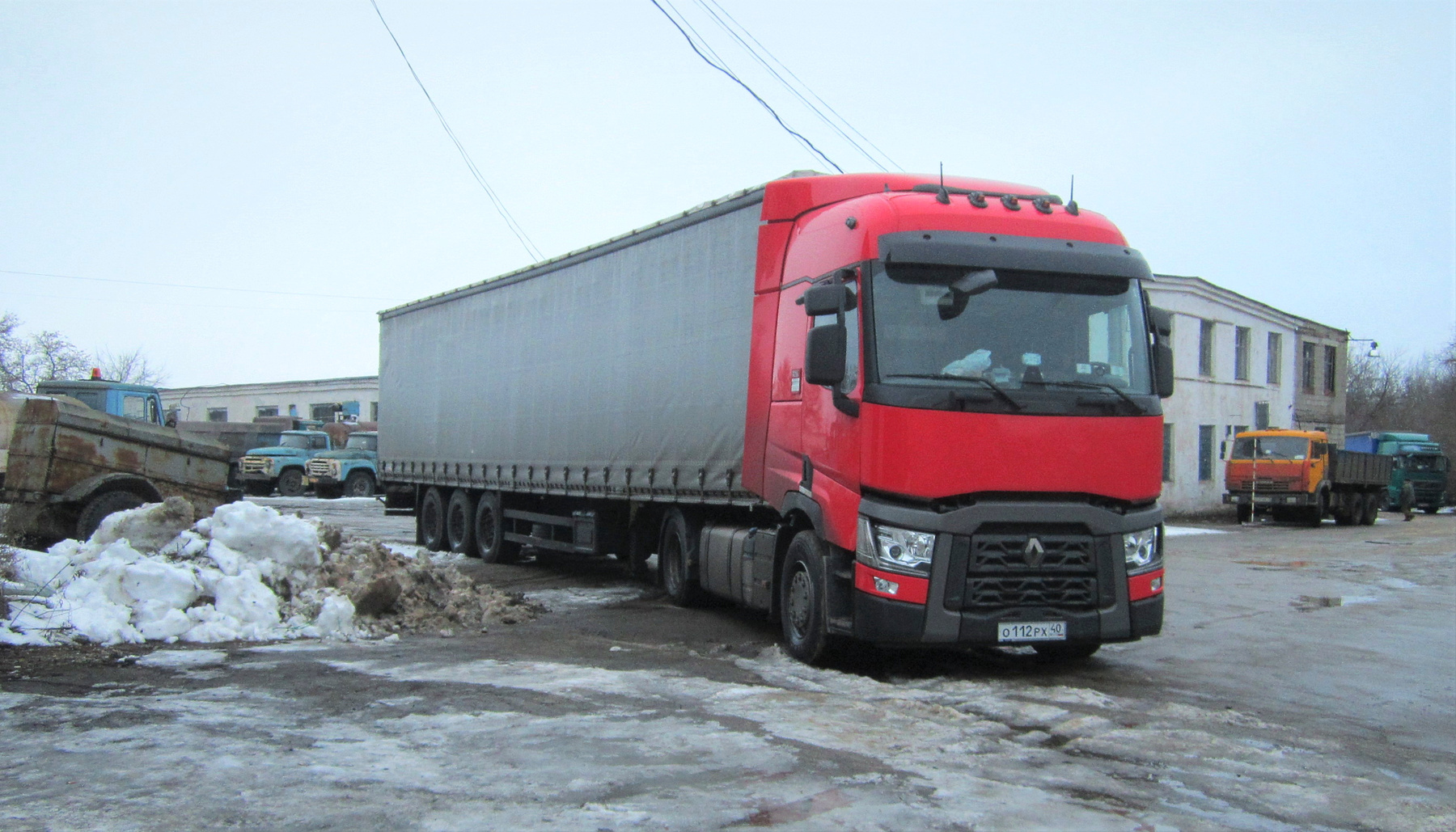 RENAULT RENAULT авто тягач завод гараж зима