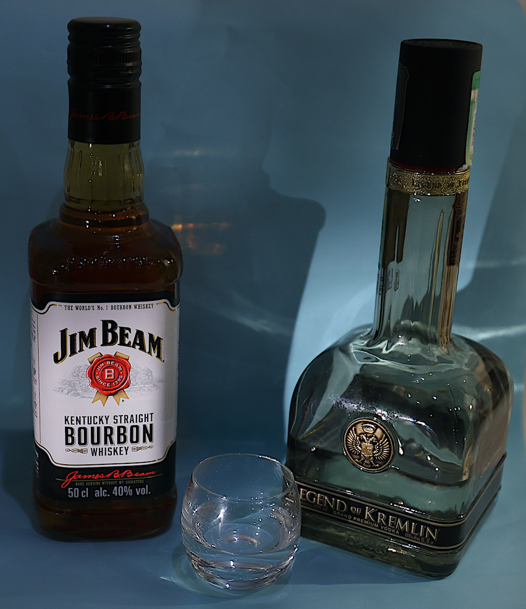 For gentlemen... :) Copyright #Alextennis #EOSR6 #PR реклама PR виски водка легенды кремля