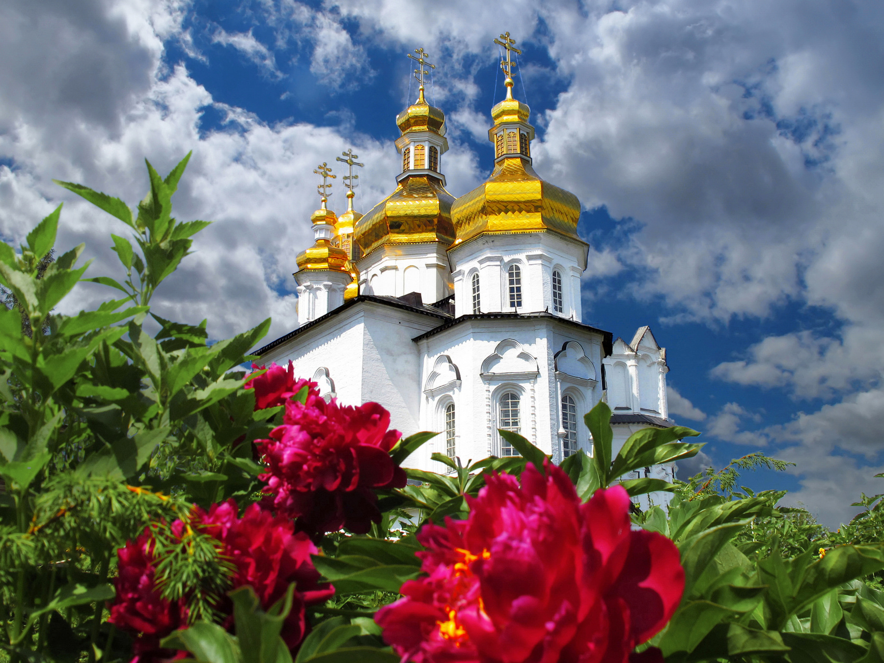Золотые купола храмы церковь праздники