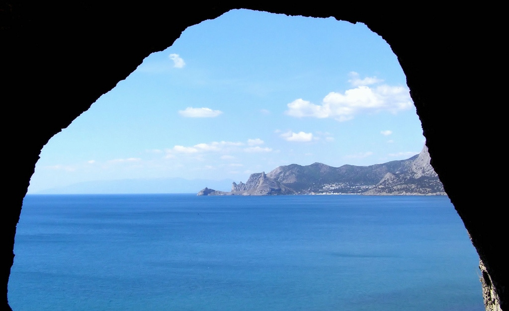 взгляд из грота Эолова Арфа взгляд из грота Эолова Арфа