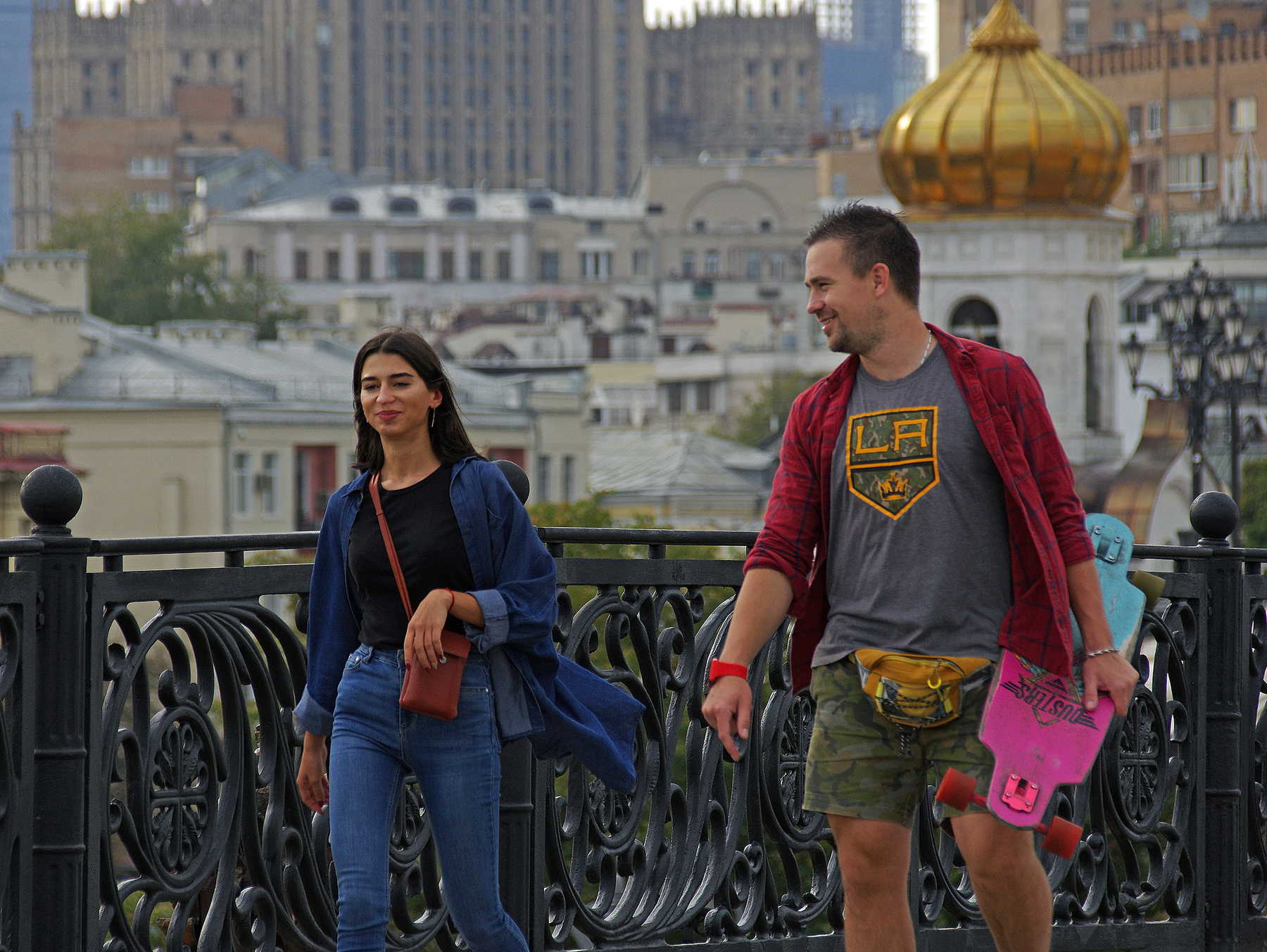 Приглашает покататься 