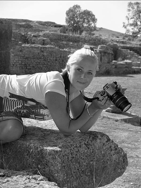 Ну очень симпатичный фотограф! фотограф,  папарацци, девушка, симпатичная