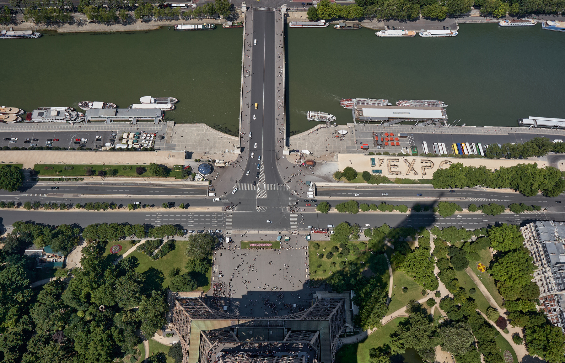 А сверху видно всё... Париж Эйфелева башня Tour Eiffel река Сена Seine