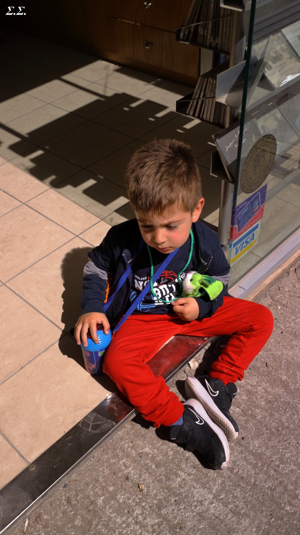 BOY ΑΤ THE PAVEMENT 
