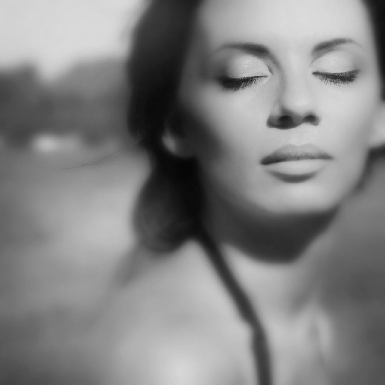 Серія "Мова її погляду".  Тишина Black and White Square Composition Photography Make-Up Beauty Applying Brush Fashion Glamour Human Face Young Women Beautiful Woman Lifestyles