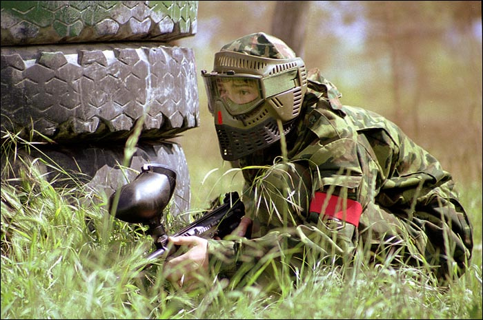 В ожидании противника ....... painball пейнтбол