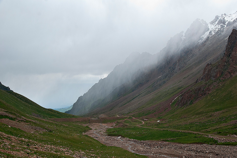 Осадки в горах Мынжилки, осадки, снег, горы, скалы, Заилийский Алатау