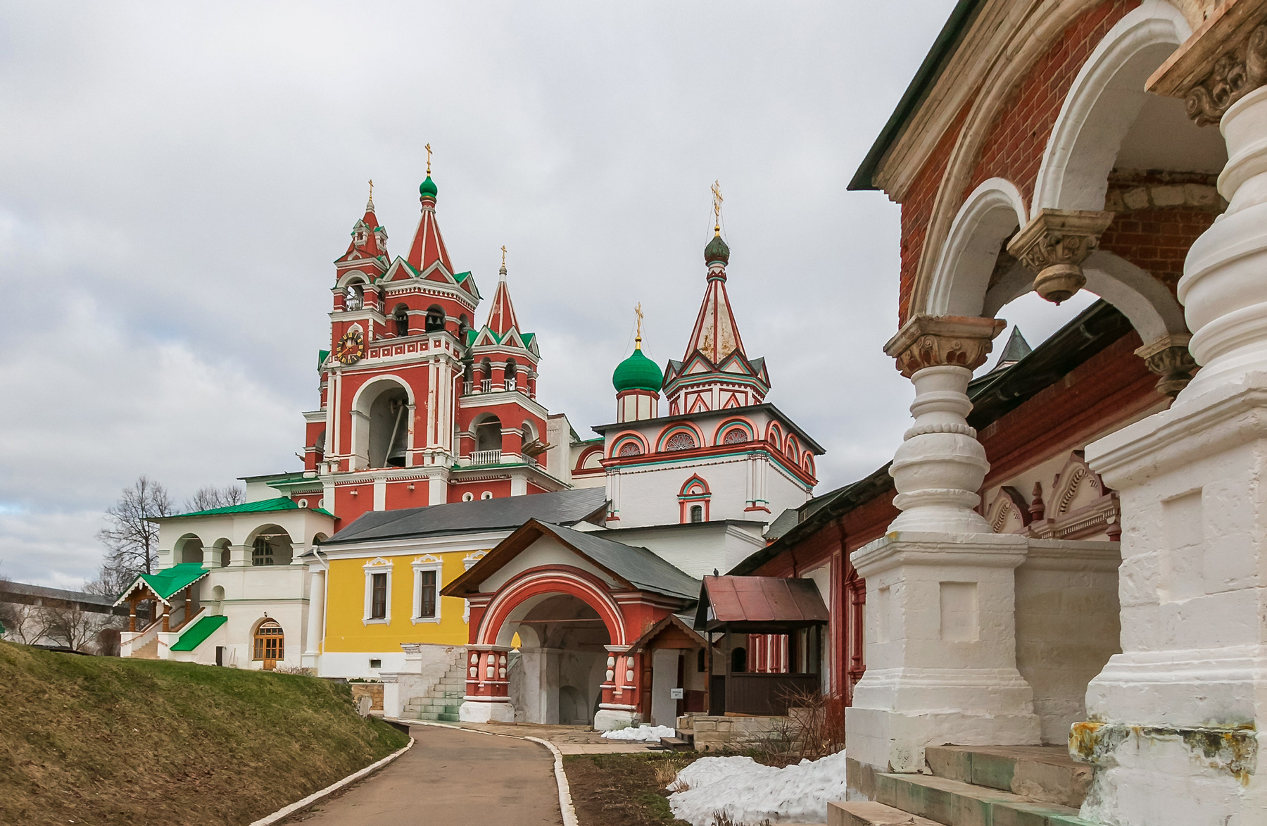 В Саввино-Сторожевском ставропигиальном мужском монастыре. путешествия архитектура храмы церкви монастыри