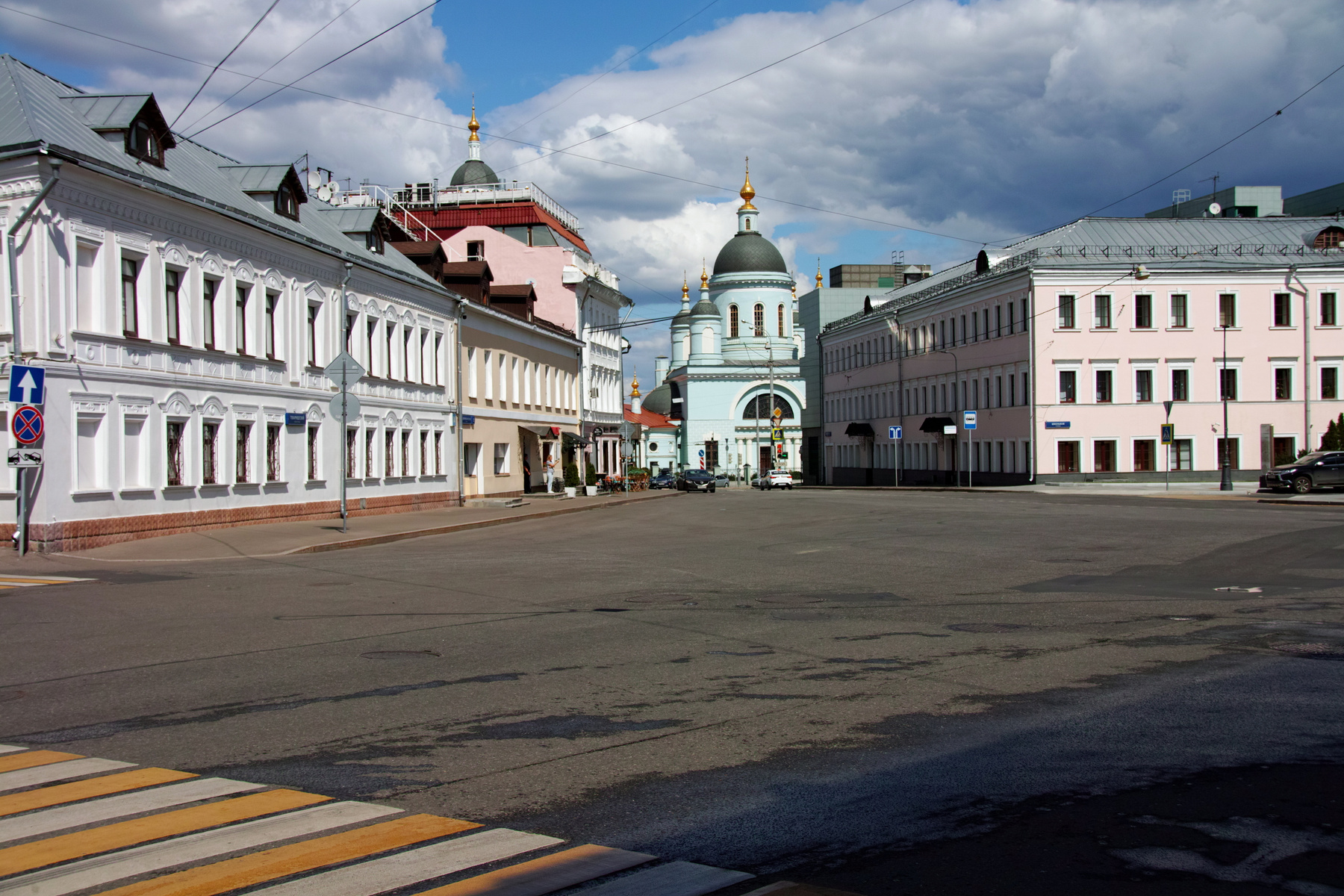 Добровольческая улица город Москва улица Добровольческая
