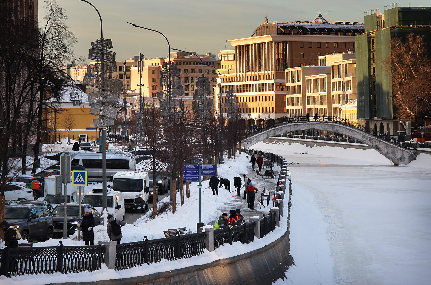 Москва. Уборка снега 