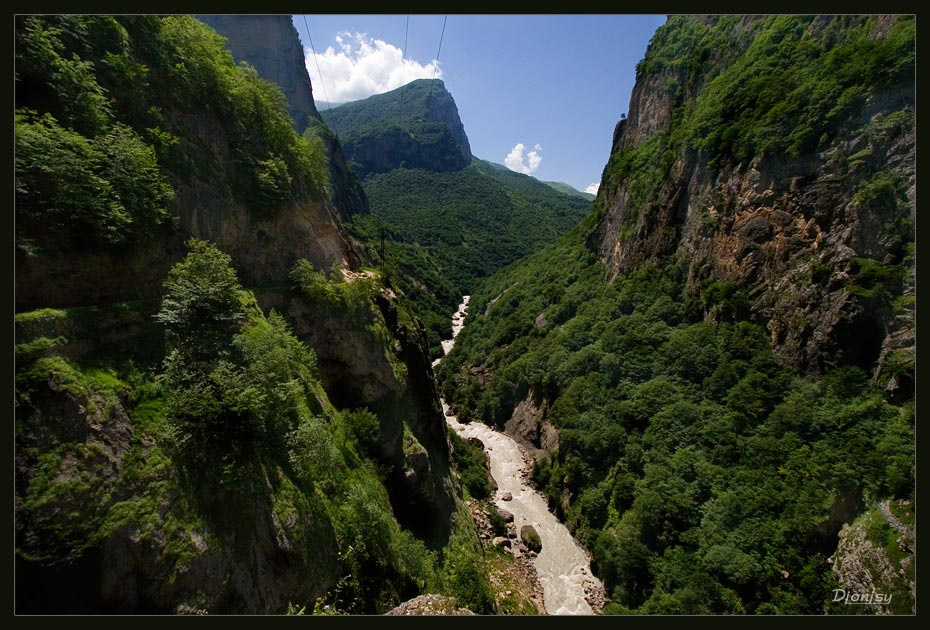 Река- крутые берега Кабардино Балкария горы река