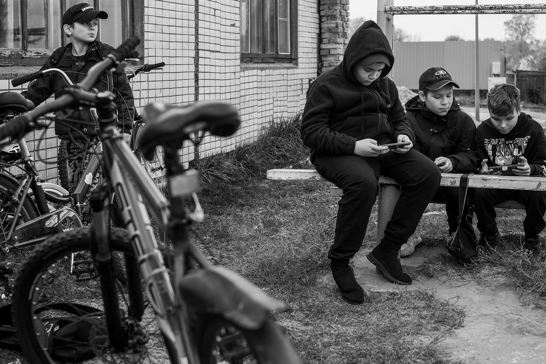 "Детская площадка..." осень город улица провинция дети