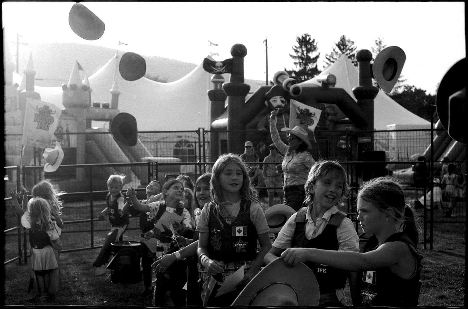 ***_"Время Летающих шляп...". scan film