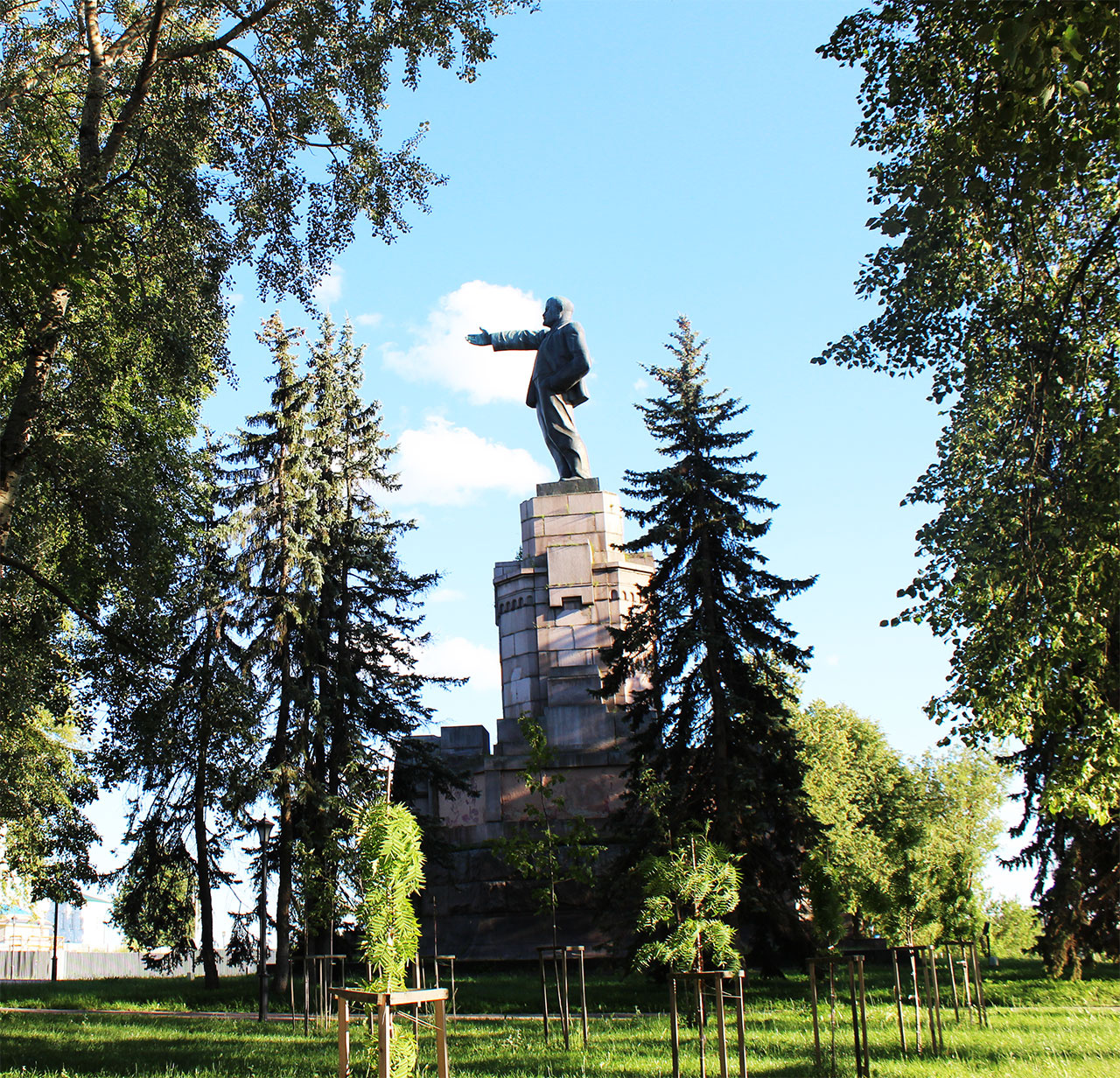 Монумент Ленина в Костроме 