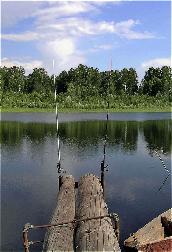 Ловись, рыбка озеро рыбалка