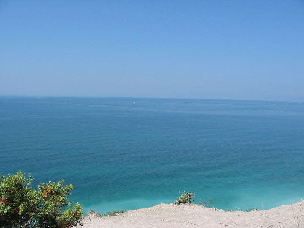 Море. море геленджик круча