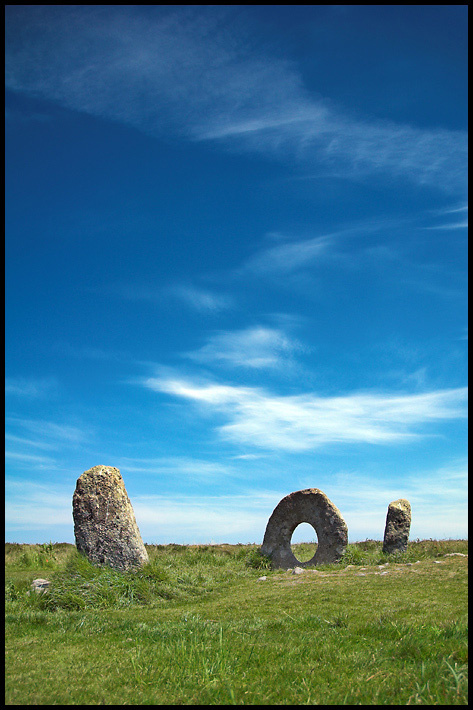 Men-An-Tol stones